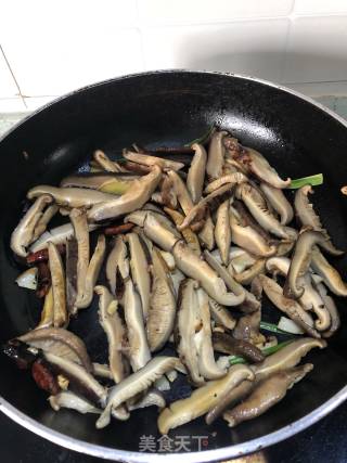 Stir-fried Mushrooms with Leek recipe