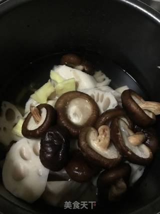 Mushroom Lotus Root Spine Soup recipe