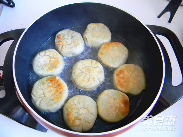 Caramelone Stuffing Pan-fried Buns recipe