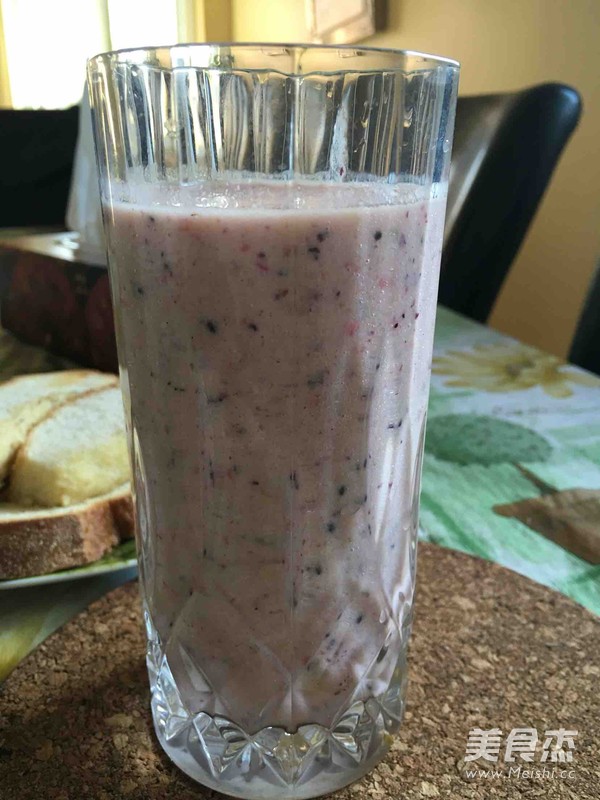 Strawberry Milkshake recipe