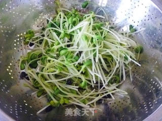 [yiru's Private Room Quick-hand Stir-fry] Zero Skills to Create Beauty and Beauty, Cheap Stir-fry---black Bean Sprouts Scrambled Eggs recipe