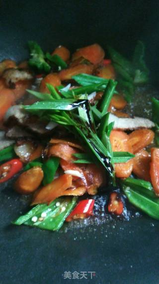 Stir-fried Twice-cooked Pork with Carrot recipe