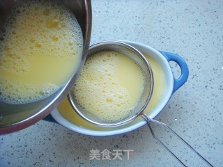 Steamed Egg with Poached Intestine recipe