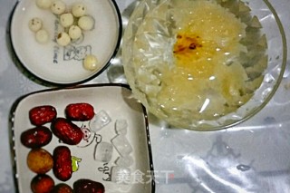 Red Date Tremella and Lotus Seed Soup recipe