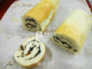 Raisin and Black Sesame Sandwich Cake Roll recipe