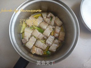 Steamed Pork with Sprouts recipe