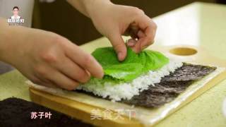 Tuna and Seaweed Rolled Rice recipe