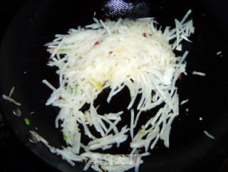 Winter Warming Soup---sour and Spicy Chicken and Radish Soup recipe