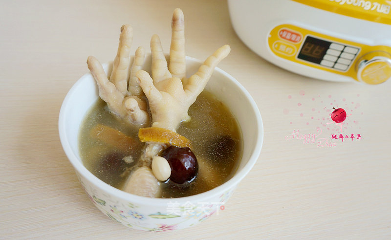 Peanuts, Red Dates and Chicken Feet Soup recipe