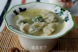 Shepherd's Purse Wonton in Chicken Soup recipe