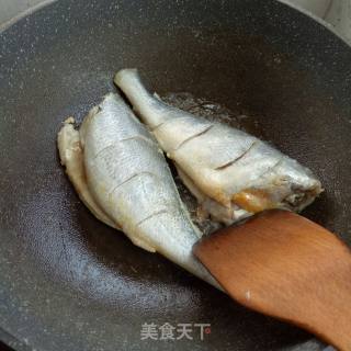 Seafood: Sweet and Sour Yellow Croaker recipe