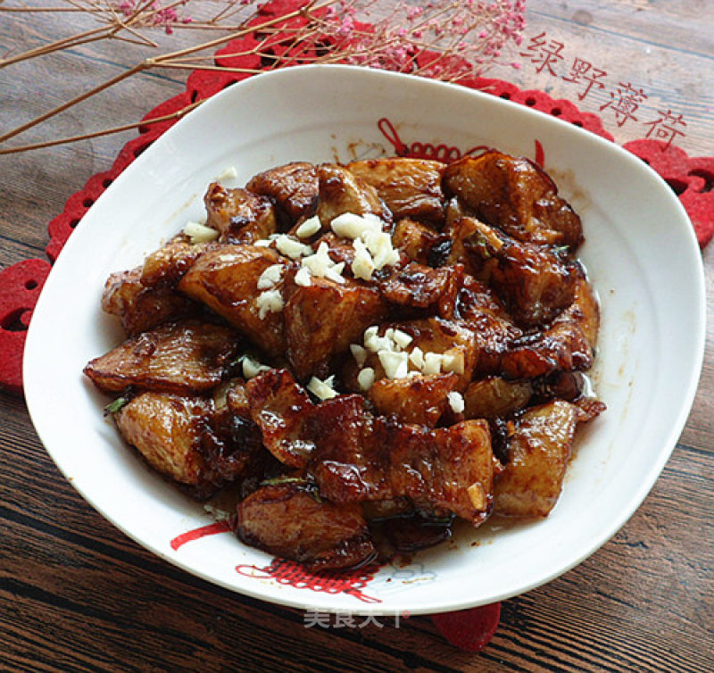 Home Cooking-roasted Eggplant with Sauce-flavored Pork Slices recipe