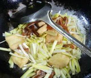 Stir-fried Leek Sprouts recipe