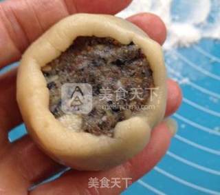 50 Grams of Five Kernels and Baiguo Moon Cakes recipe