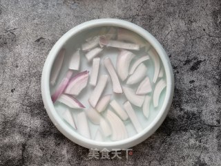 Snow Peas and Onion Mixed Fungus recipe