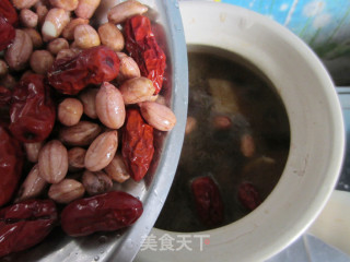 Chestnut and Red Dates Hoof Soup recipe