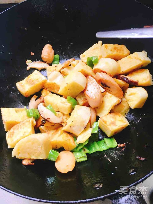 Stir-fried Steamed Buns with Seasonal Vegetables recipe
