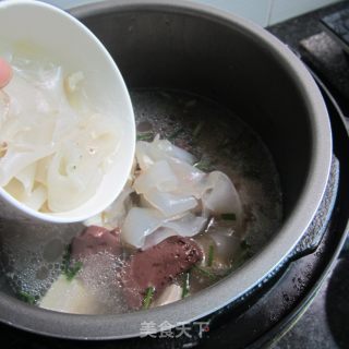 Pork Bone Noodles, Tofu and Pork Blood Soup recipe