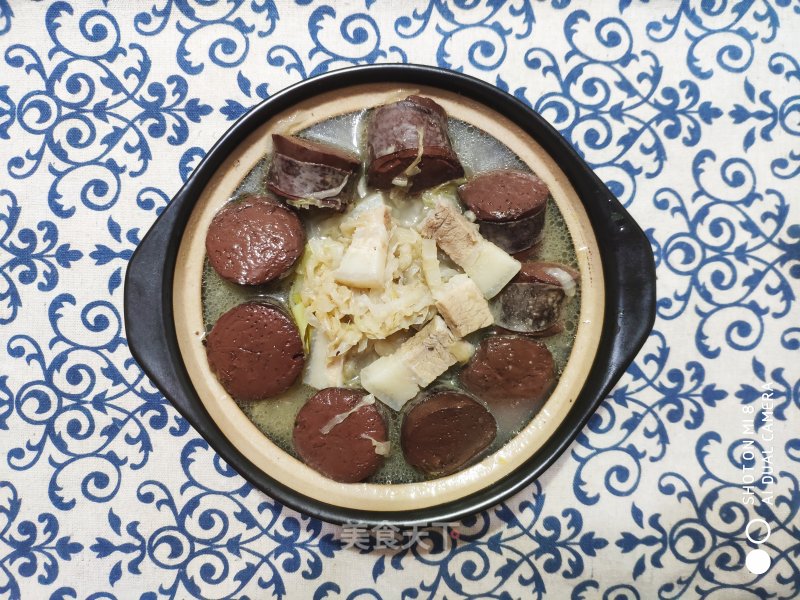 Pork and Blood Sausage Stewed with Sauerkraut