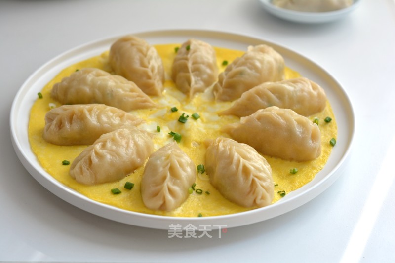 Egg Hug Dumplings