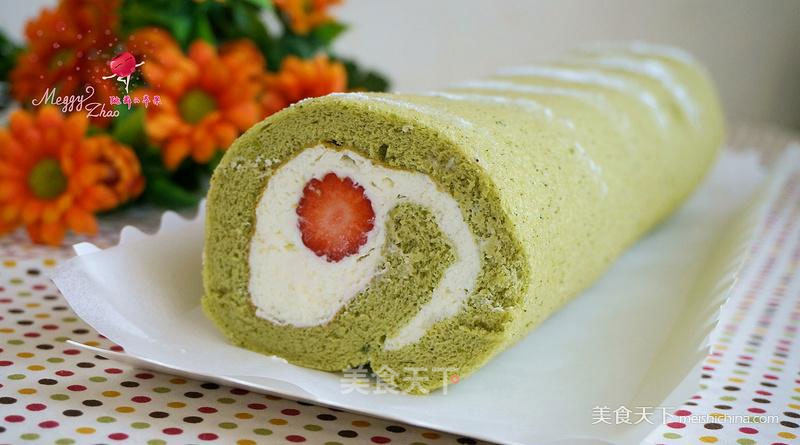Matcha Cream Strawberry Layer Cake Roll