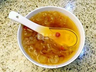 Stewed Hashima with Rock Sugar, Tremella and Wolfberry recipe