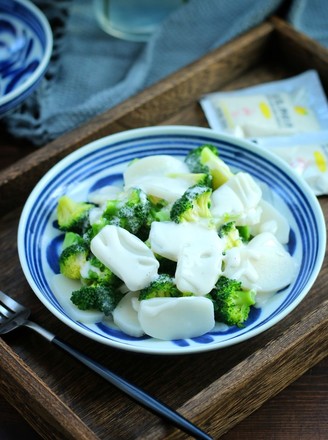 Broccoli Rice Cake Salad recipe