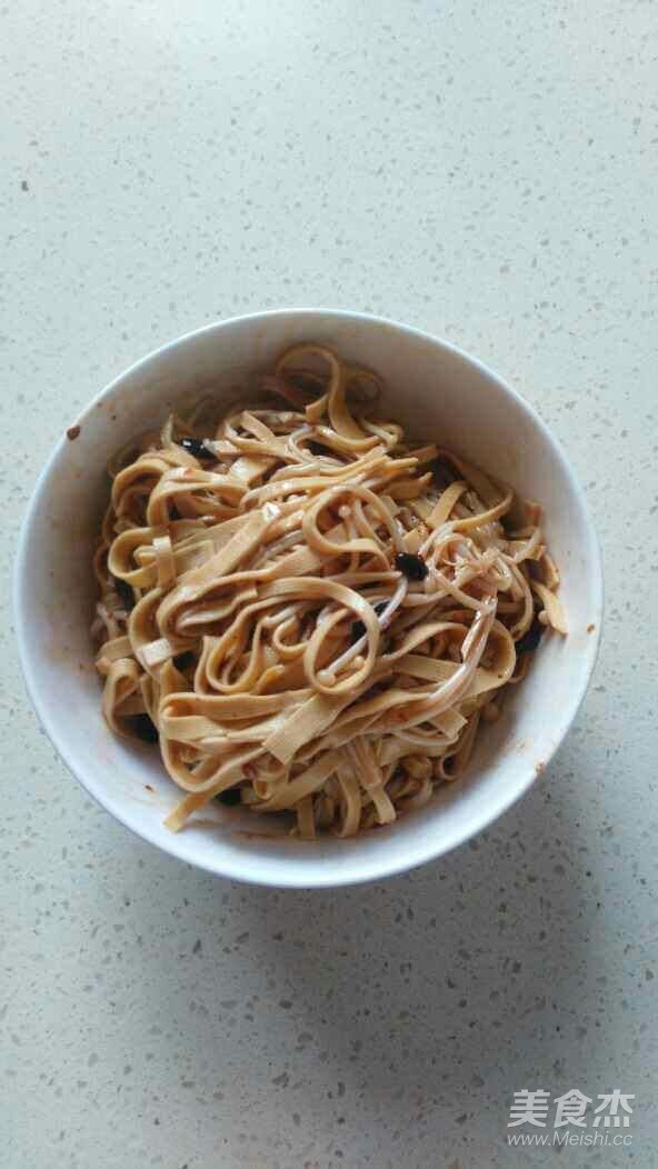 Enoki Mushroom Mixed with Tofu Shreds recipe