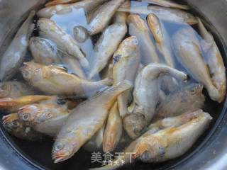 Fried Small Yellow Croaker recipe