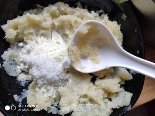 Mashed Potatoes with Black Pepper recipe