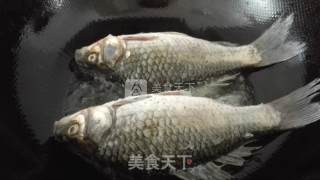 Stewed Crucian Carp with Secret Vinegar recipe