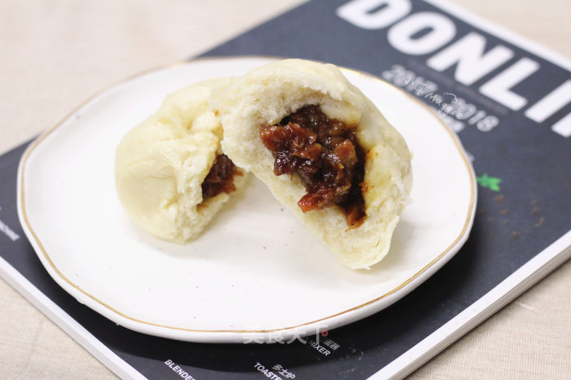 Cantonese Style Barbecued Pork Buns with Honey Sauce recipe