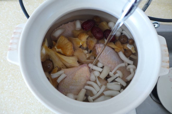 In The Cold Season, Let’s Have A Bowl of Mushroom Soup recipe