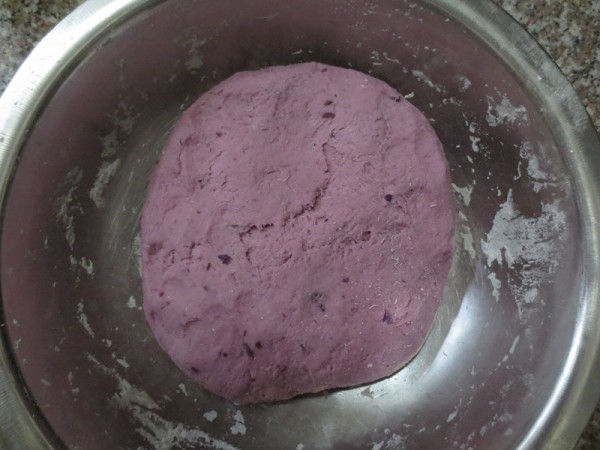 Purple Sweet Potato Meat Bun recipe