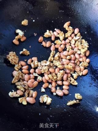 Sheep Butter, Walnuts, Peanut Kernels, Black Sesame Oil Tea recipe