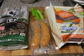 [daily New Product] Fried Noodles with Sausage and Mixed Vegetables recipe