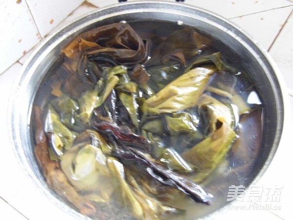 Mung Bean Kelp Trotter Soup recipe