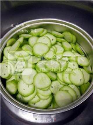 My Favorite Bite is Delicious: Loofah Broth recipe