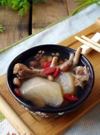 Peanut Soup with Chicken Feet