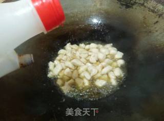 Fried Diced Chicken with Pleurotus Eryngii recipe