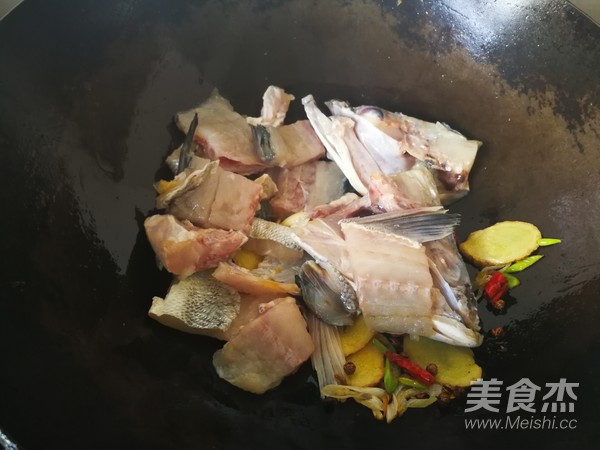 Sauerkraut Sea Bass Pot recipe