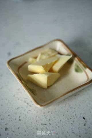 9 Inch Shrimp and Sausage Pizza recipe