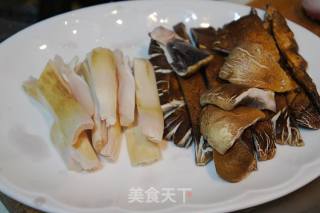 #trust之美#matsutake and Cabbage Stewed Vermicelli recipe