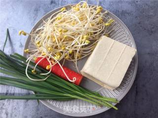 Stir-fried Tofu with Soybean Sprouts recipe
