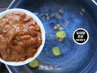 Seaweed and Scallop Pork Soup recipe