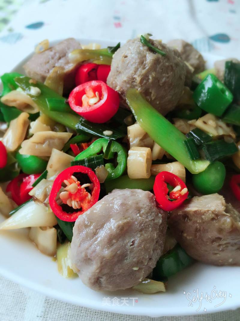 Appetizing Meal--fried Meatballs with White Pepper recipe