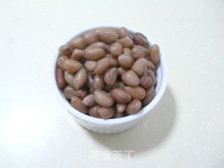 Skillfully Cooked Five-spice Peanuts recipe