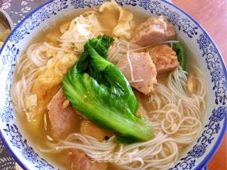 Tudou's [noodles of Spongy Noodles] [meatballs and Eggs and Vegetable Noodles] recipe