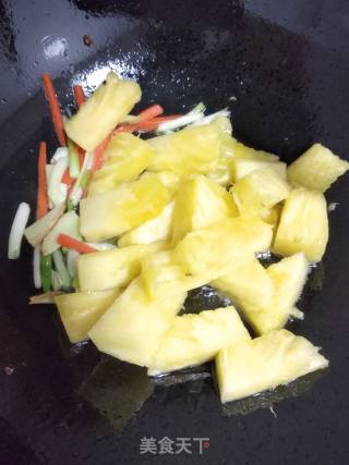 Pineapple Suckling Meat recipe