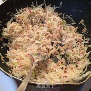 Dumplings with Lard Residue and Shredded Radish recipe